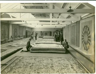 Teppichfabrik Hauptausstellungsraum, 1923